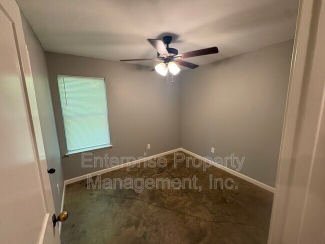 Building Photo - 3187 E Shirley Cir