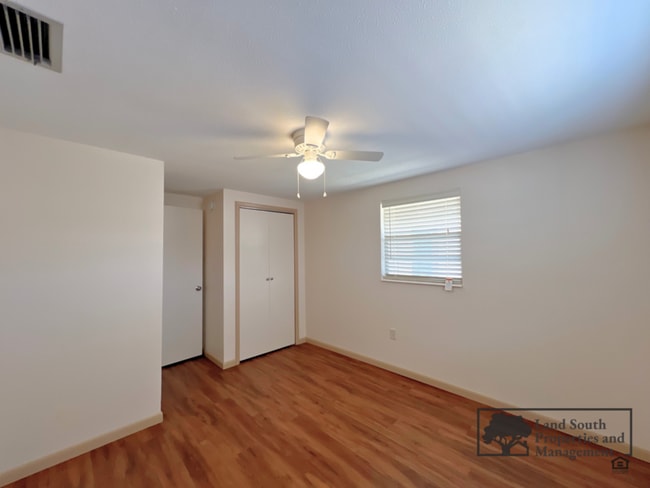 Building Photo - 2126 Smithfield Pl
