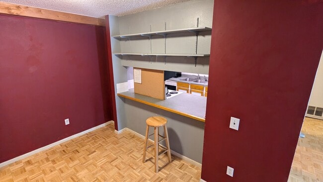 Kitchen Bar - 12121 Melody Dr