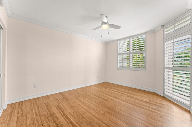 Building Photo - 550 SE Mizner Blvd