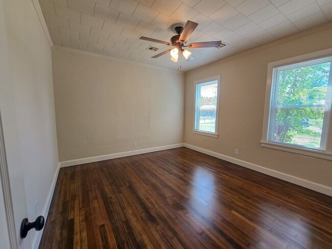 Building Photo - Cute 3 Bedroom Brick home in Shawnee