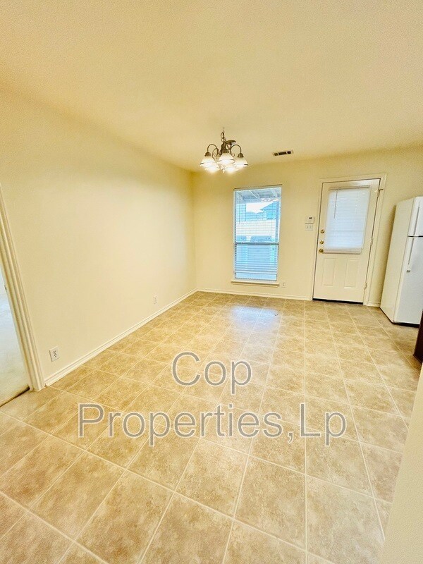 Building Photo - 108 Sleepy Trail