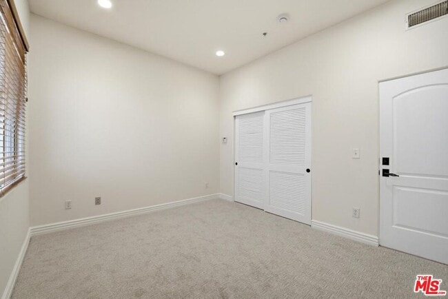 Building Photo - 10913 Whipple St