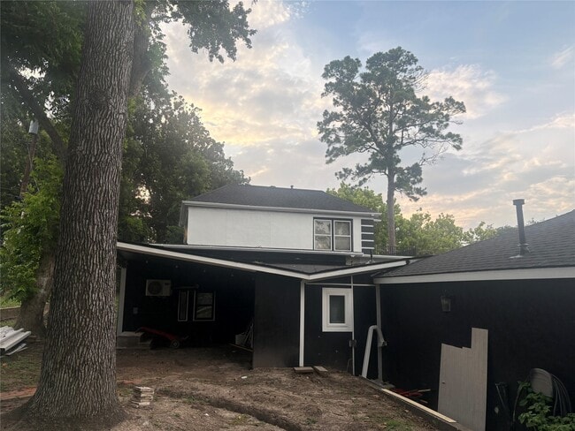 Building Photo - 1820 N MacGregor Way