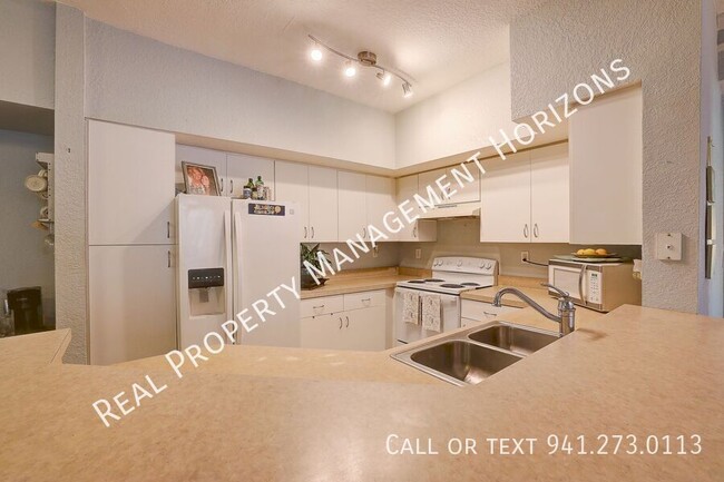 Building Photo - 4174 Central Sarasota Pkwy