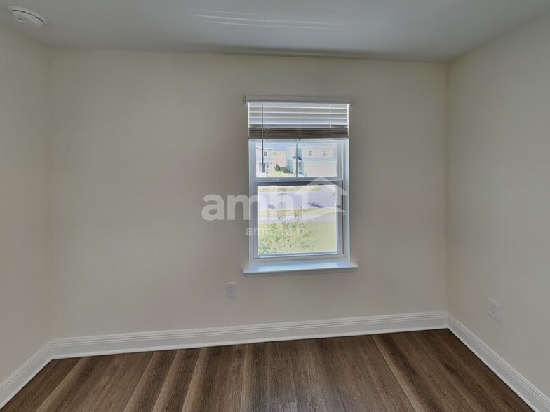 Building Photo - 5993 Sycamore Pl St