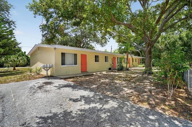 Building Photo - 5991 Fairfield Ave S