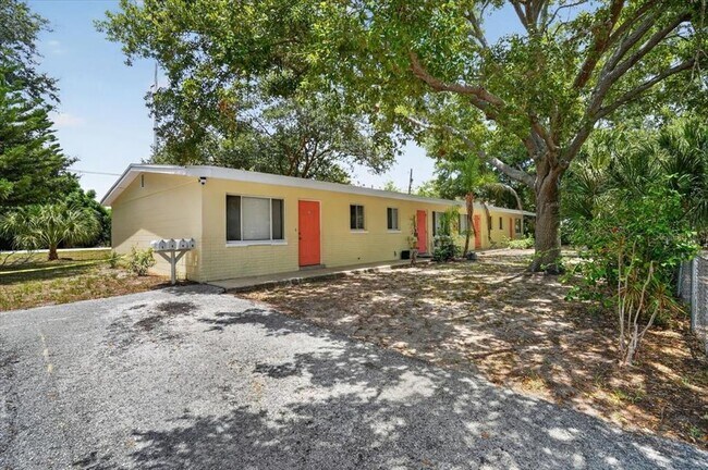 Building Photo - 5991 Fairfield Ave S
