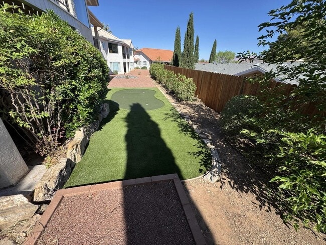 Building Photo - 4 Bedroom Retreat Overlooking Snow Canyon ...