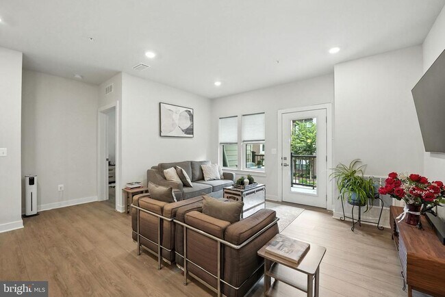 Building Photo - 12865 Mosaic Pk Wy