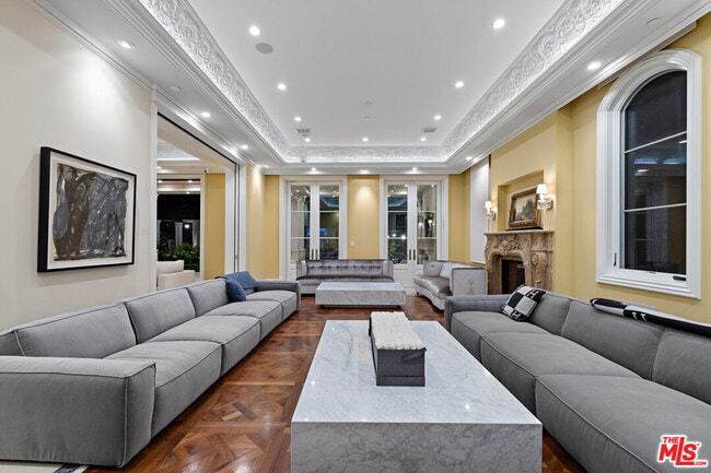 Building Photo - 718 N Rodeo Dr