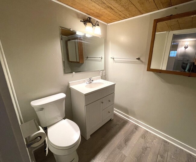 Building Photo - 266 W 8th St