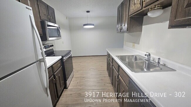 Building Photo - 3917 Heritage Hills Dr