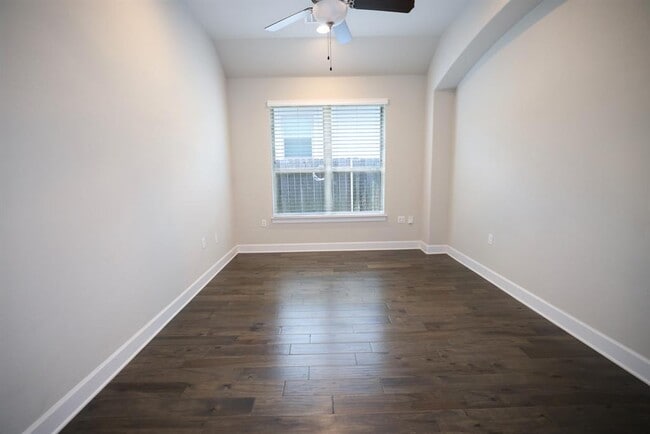 Building Photo - 5301 Ponte Tresa Dr