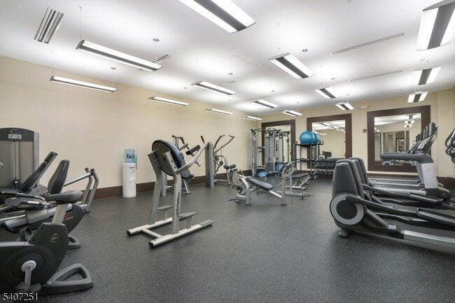 Building Photo - 40 W Park Pl