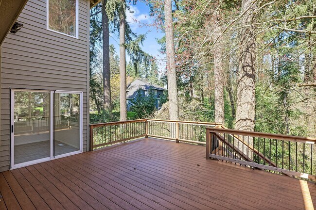 Building Photo - Elegant & Serene 3-Bedroom, 2 Bathroom Home Retreat in Desirable Arnold Creek