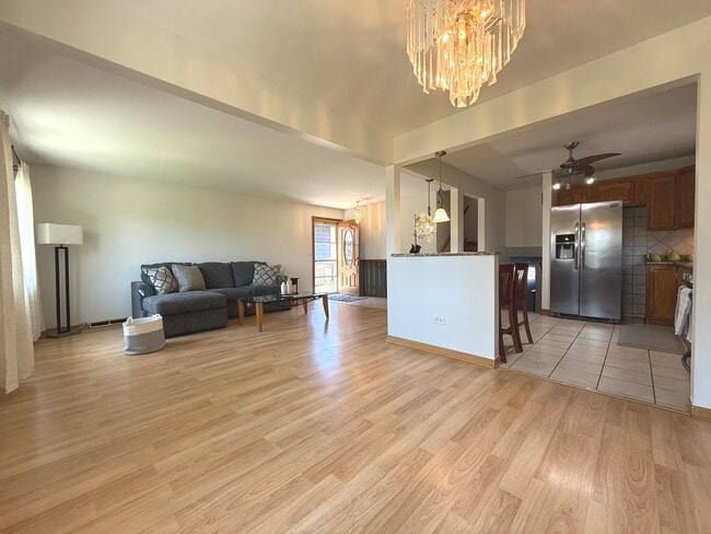 Building Photo - 6944 W 106th Pl