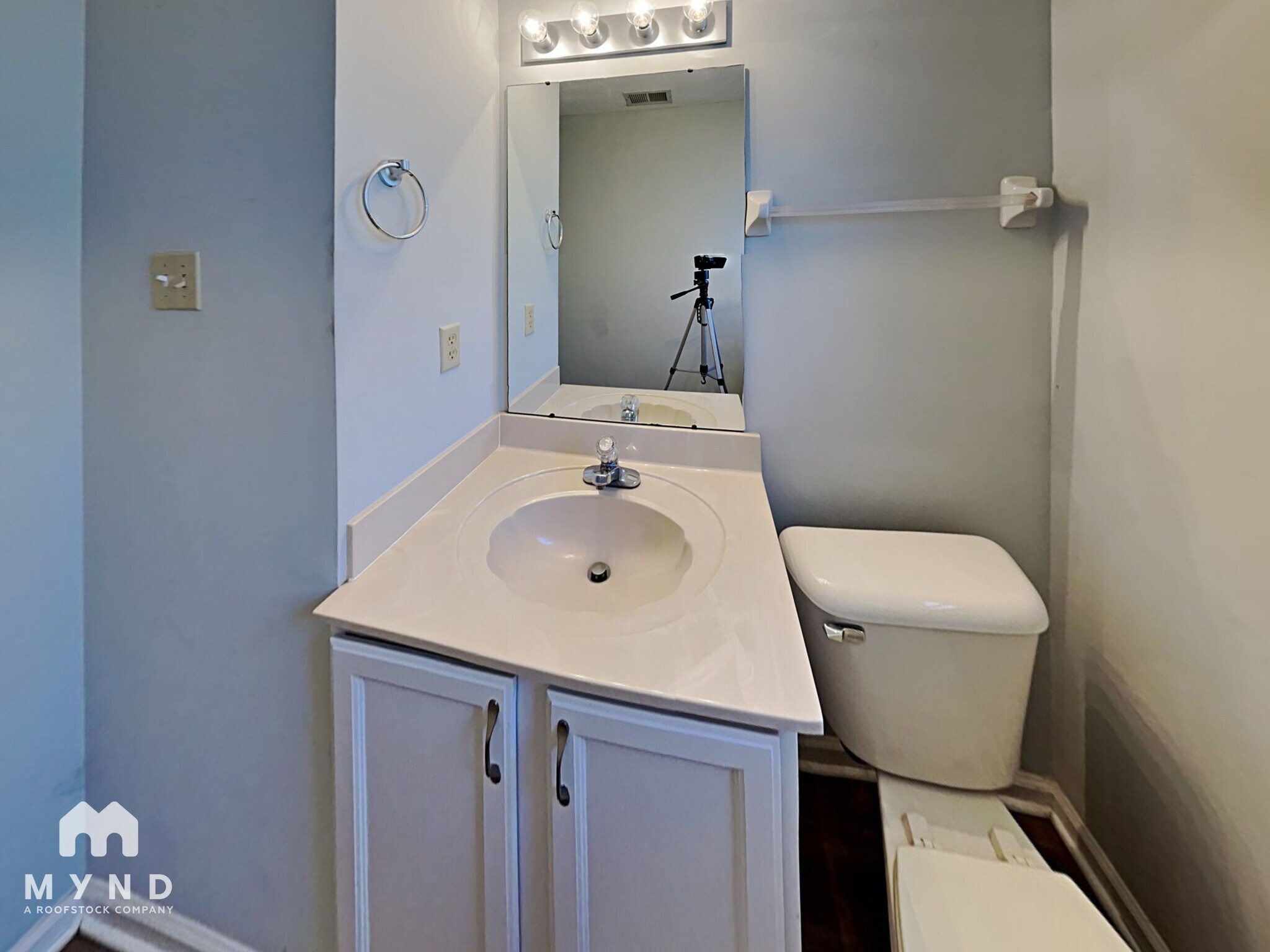 Building Photo - 275 Oakland Hills Dr