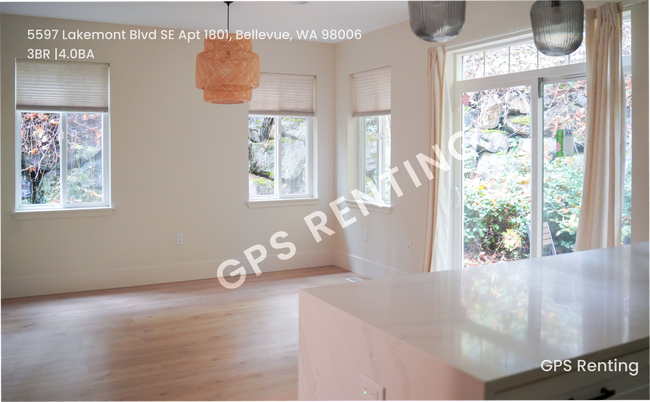 Building Photo - Beautiful Bed 3, Bath 4, home!