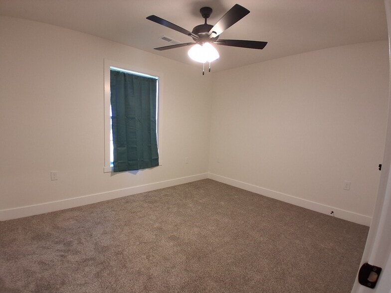 Building Photo - 1453 W Todd Ln