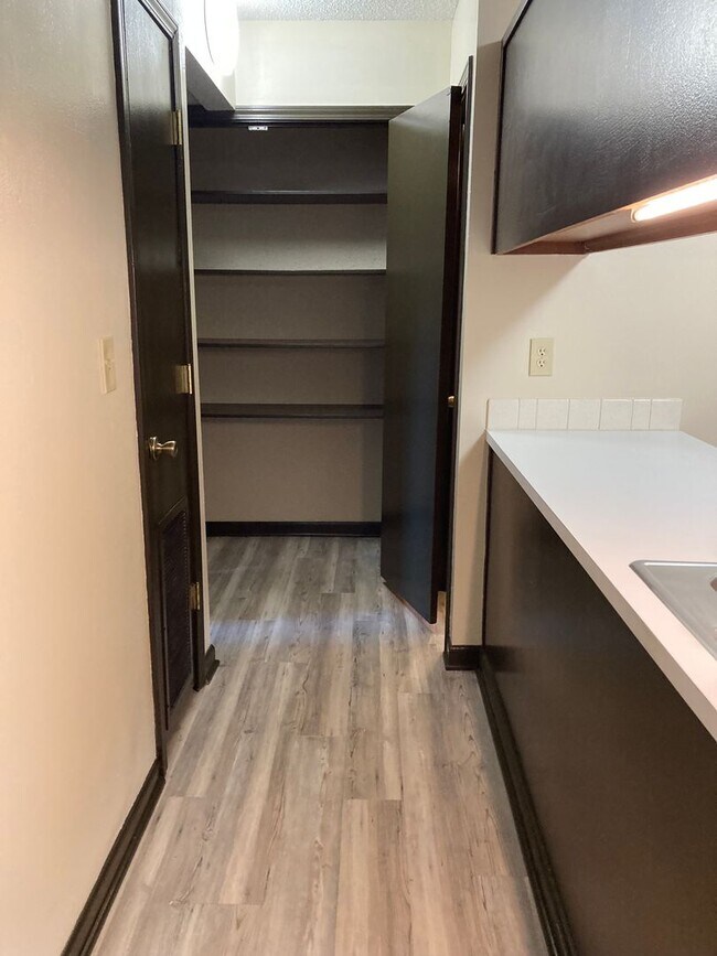 Building Photo - SW 1 bedroom 1 bath apartment for rent