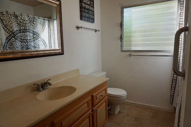 Building Photo - Kaneohe - Waterfront 3 bedroom, 1 bathroom...