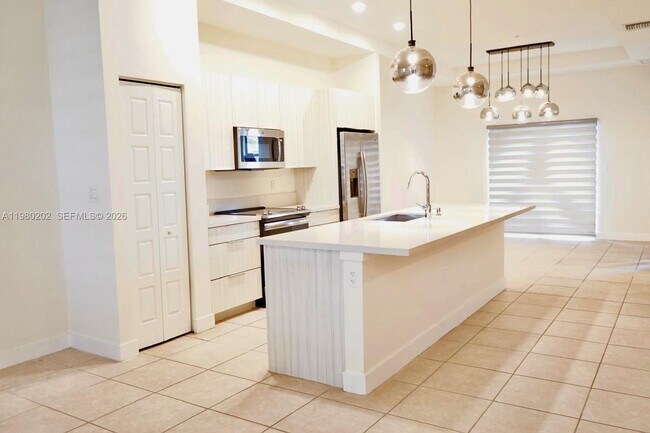 Building Photo - 7925 NW 104th Ave