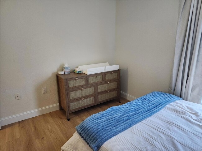 Building Photo - 8926 Manor Loop