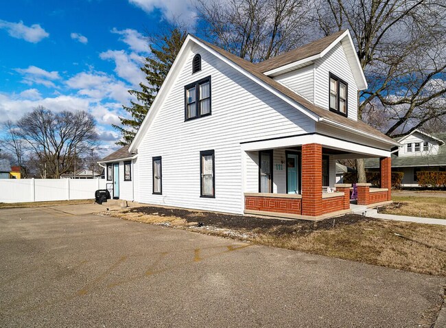 Primary Photo - 111 E Jackson St