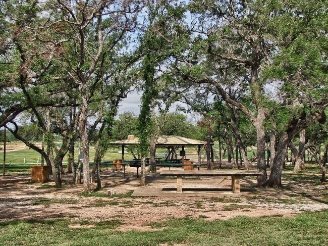 Building Photo - 5911 Lago Vista Way