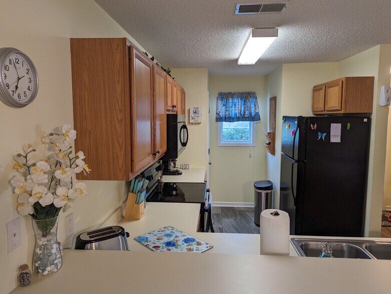 Building Photo - 1460 Blue Tree Ct