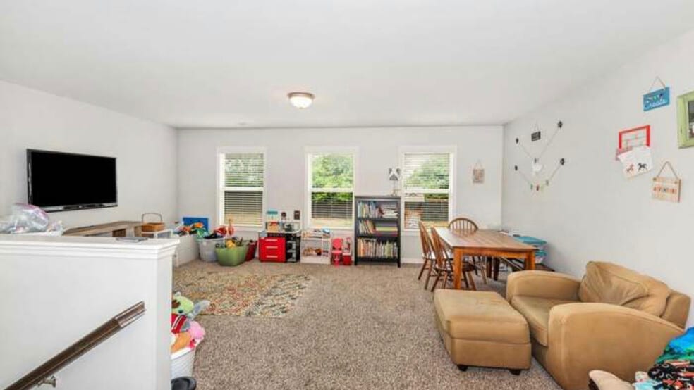 Building Photo - 7709 North Catawba Cir NW