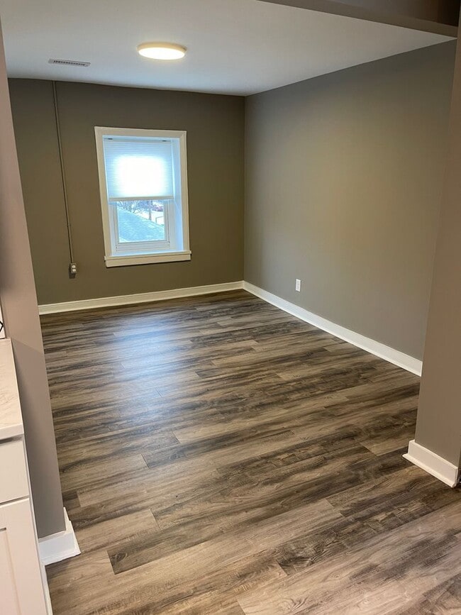 Building Photo - Merchants Lofts V Upgraded 1 Bedroom