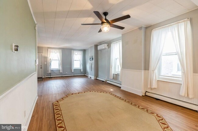 Building Photo - 23 E Rambo St