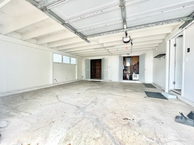 Building Photo - 1508 Keolu Dr