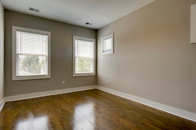 Building Photo - 1515 21st Ave N