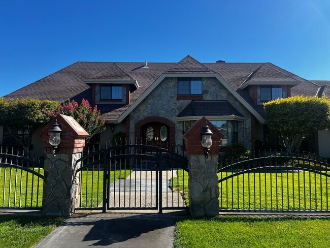 Building Photo - MORGAN HILL Expansive 6 bedroom, 4.5 bathroom home