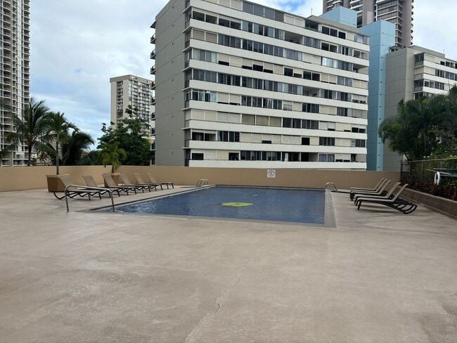 Building Photo - Chateau Waikiki - 1/1/1 - $2,700- Includes...