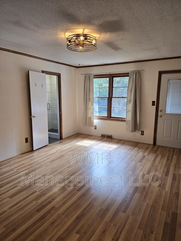 Building Photo - 1509 Wiltshire Rd
