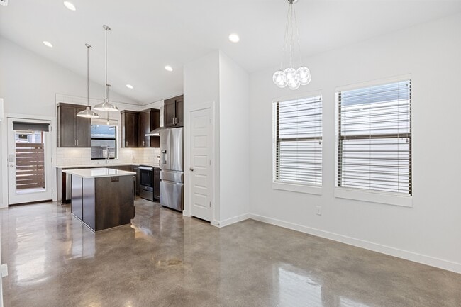 Building Photo - 1114 N Olive St