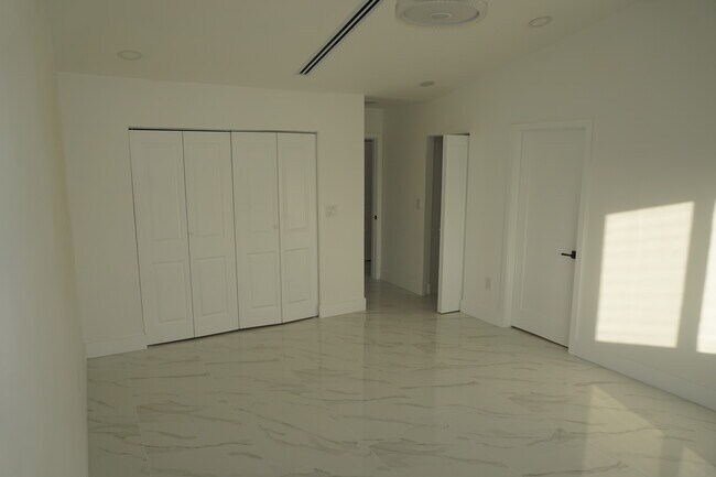 Building Photo - 15614 SW 110th Terrace