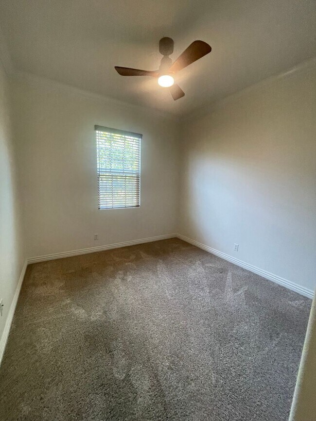 Building Photo - Welcome to your dream home in the heart of Tustin 92782!