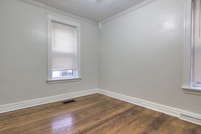 Building Photo - 3640 Gustine Ave