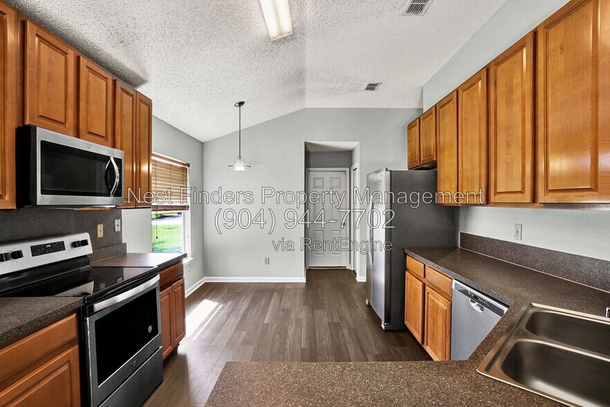 Building Photo - 9245 Hawks Run Ln