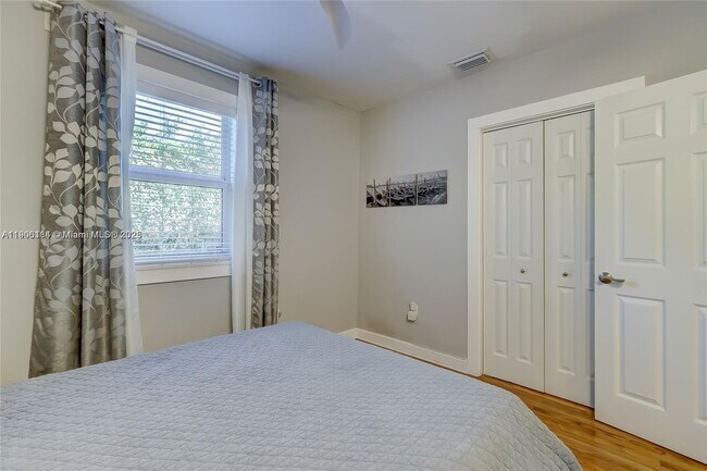 Building Photo - 1637 Cleveland St