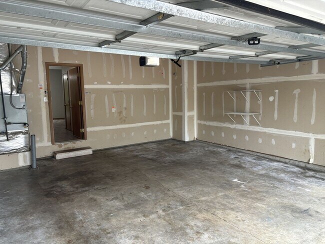 Building Photo - Stunning 3-Bedroom Home in Puyallup's Silver Pointe For Rent!
