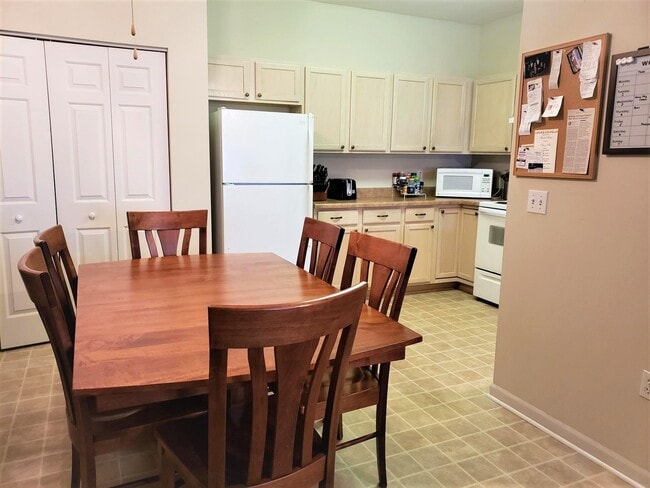 Building Photo - 4752 S Forest Point Blvd