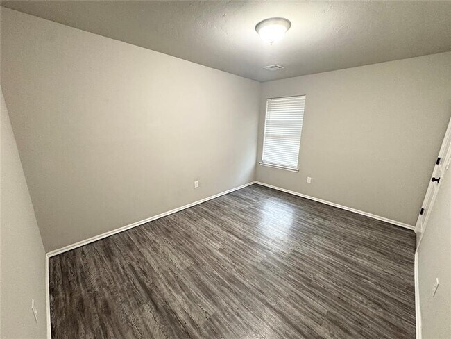 Building Photo - 11504 SW 8th Cir