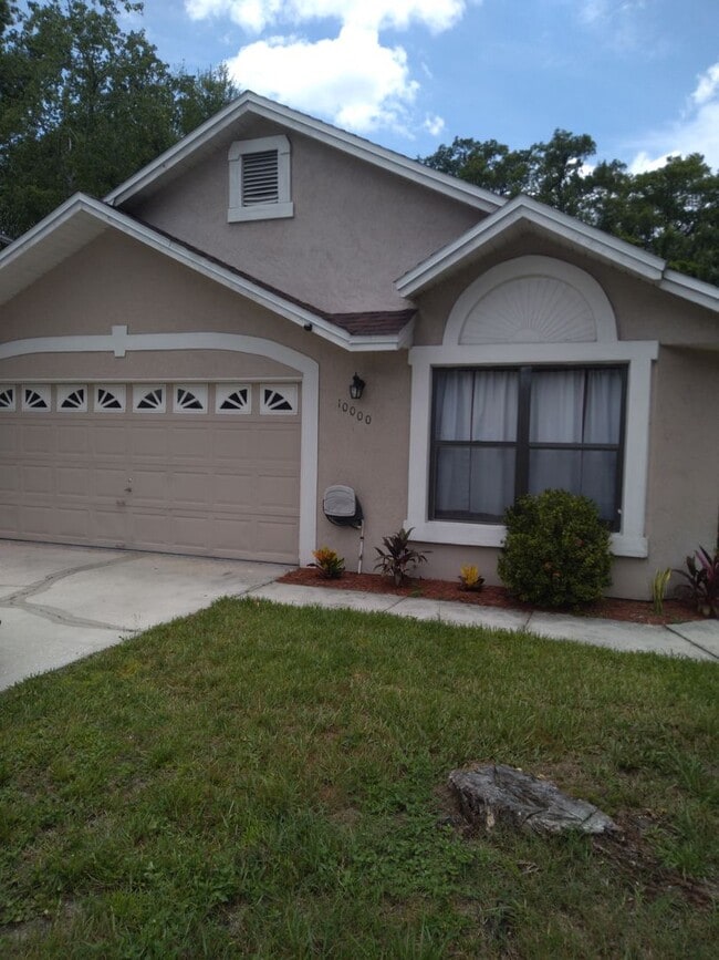 Primary Photo - 3 Bedroom, 2 bath on cul de sac, close to ...