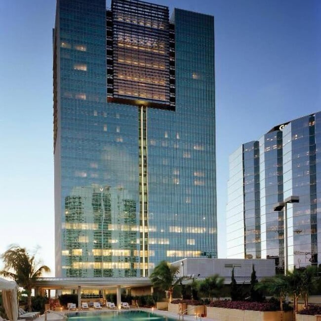 Building Photo - 1395 Brickell Ave